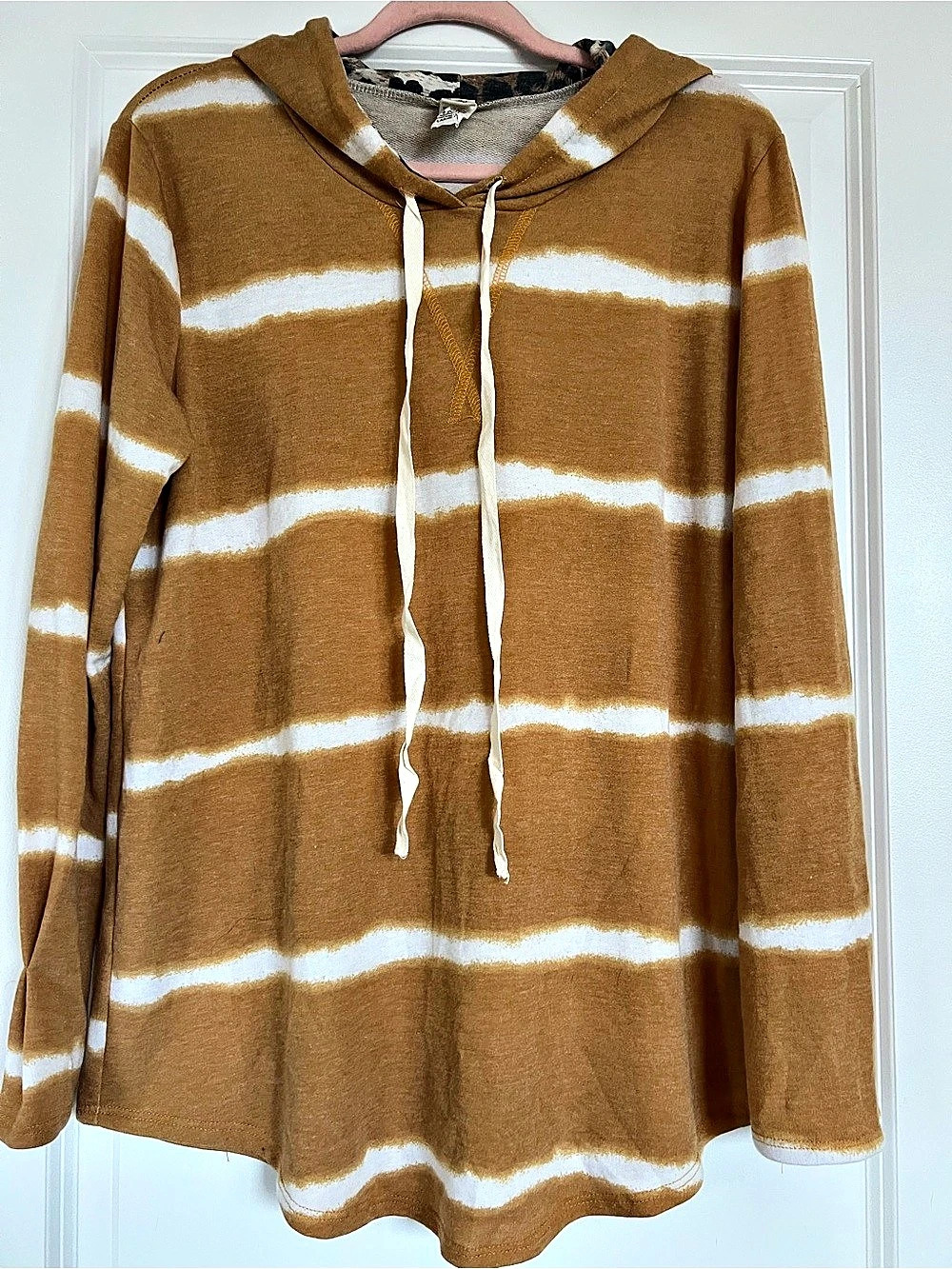 7th Ray Striped Hoodie with Animal print lining in Hoodie XL